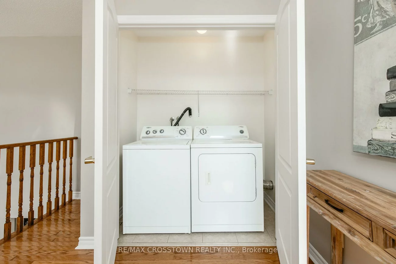 22, Maple Crown, Innis-Shore, Barrie