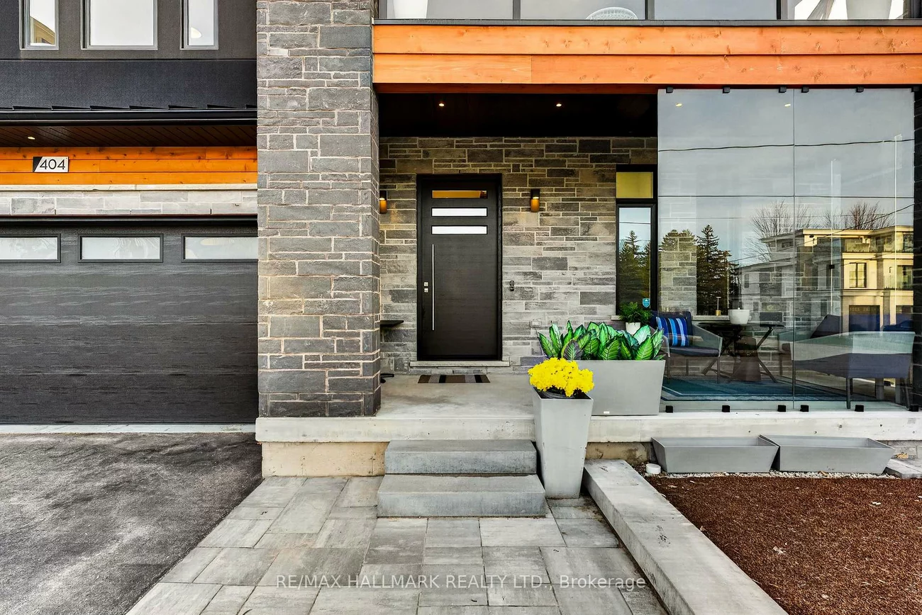 404, Cox Mill, South Shore, Barrie