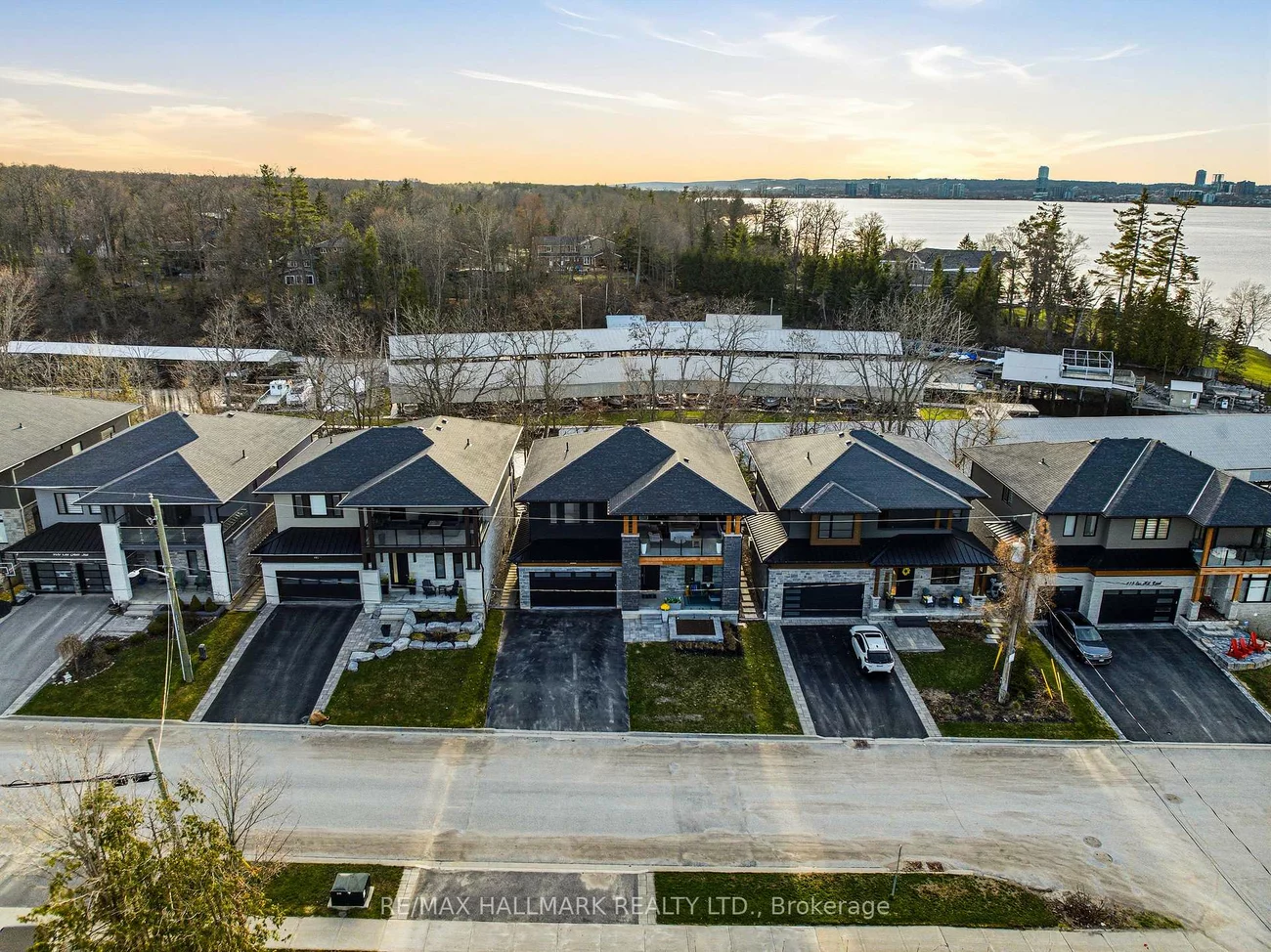 404, Cox Mill, South Shore, Barrie