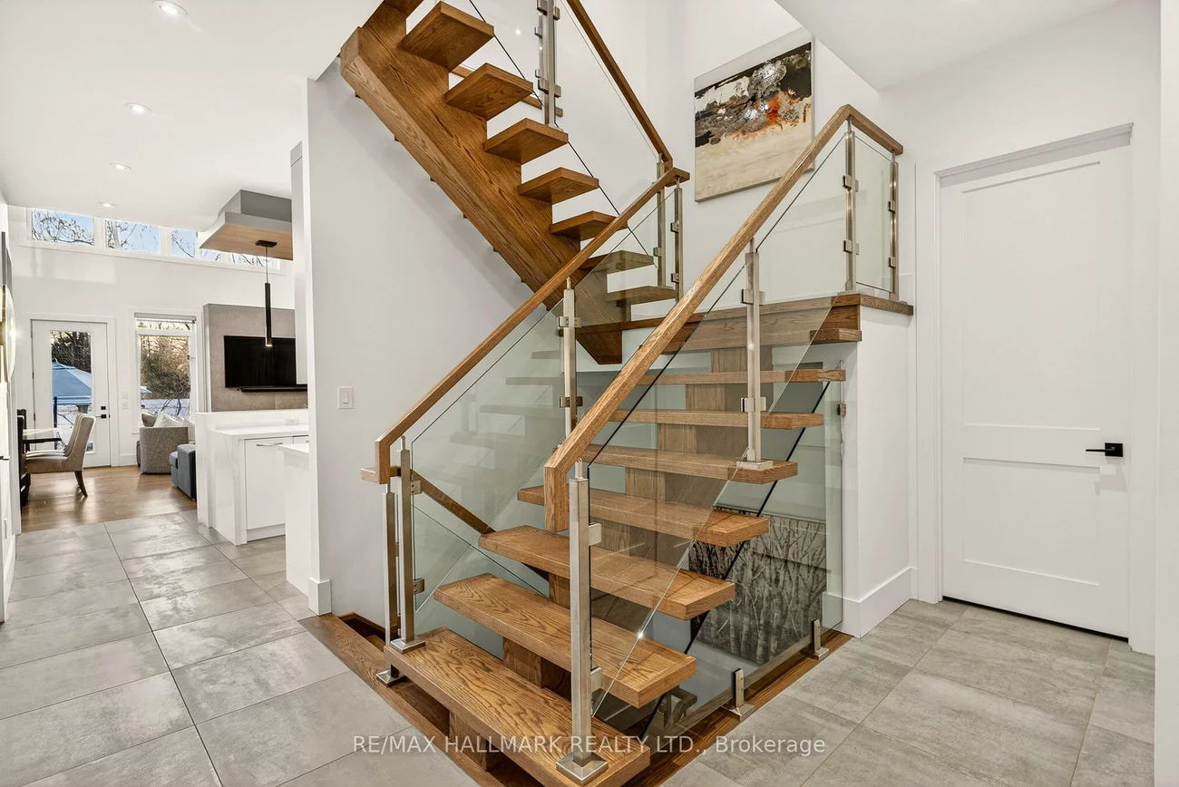 404, Cox Mill, South Shore, Barrie