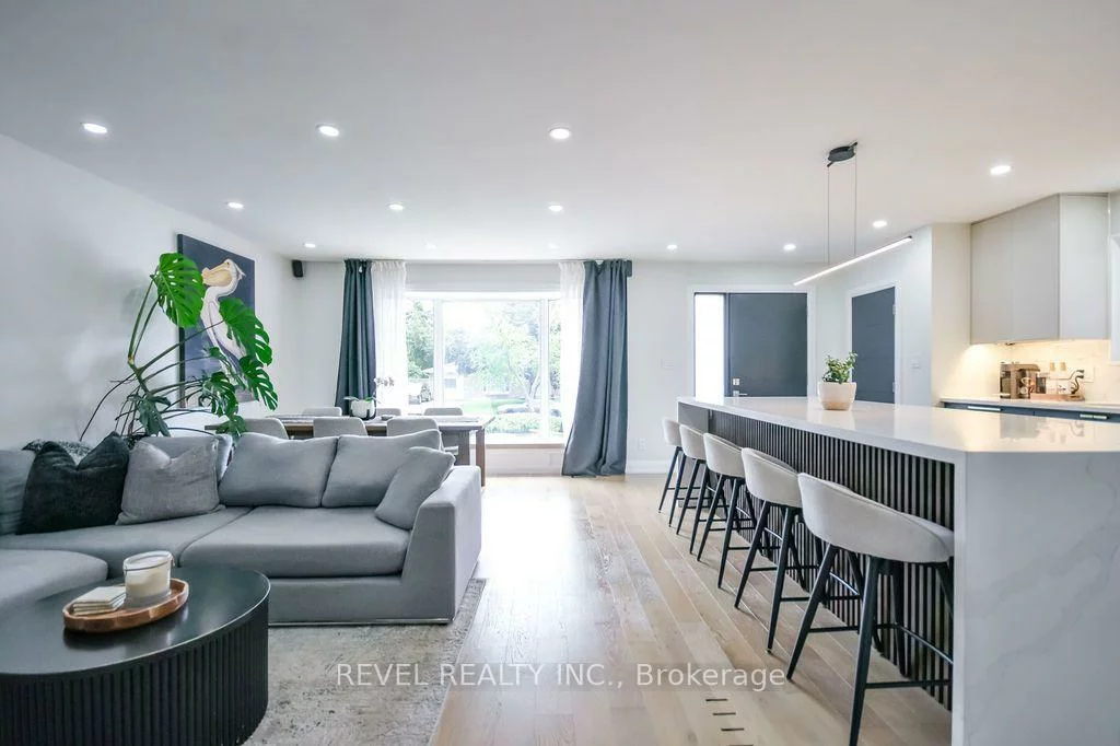20, Cynthia, 400 North, Barrie