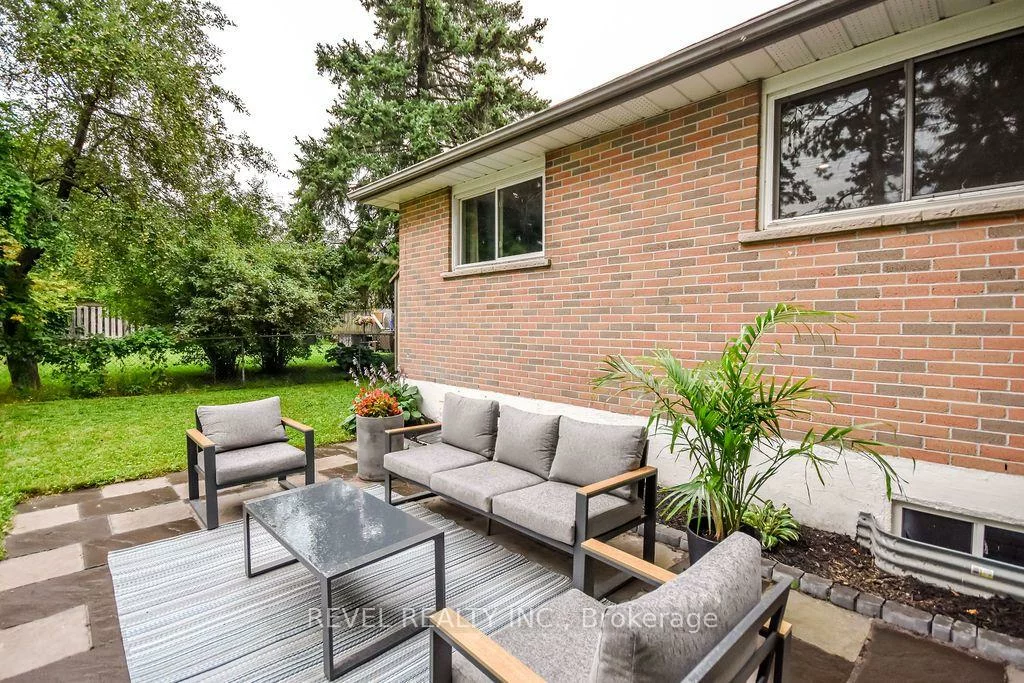 20, Cynthia, 400 North, Barrie