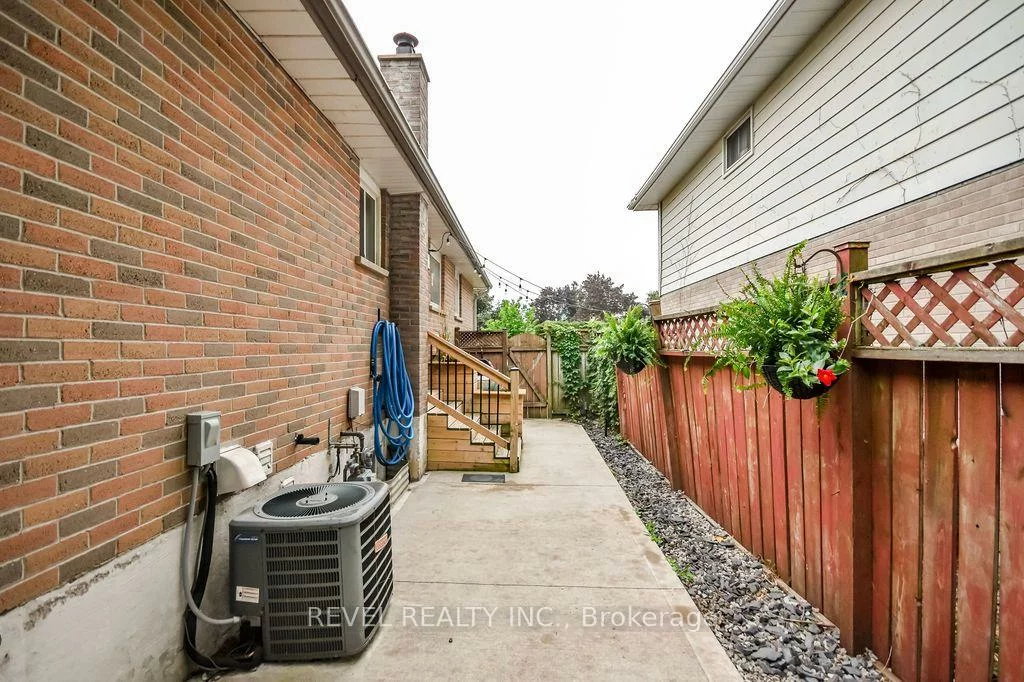 20, Cynthia, 400 North, Barrie