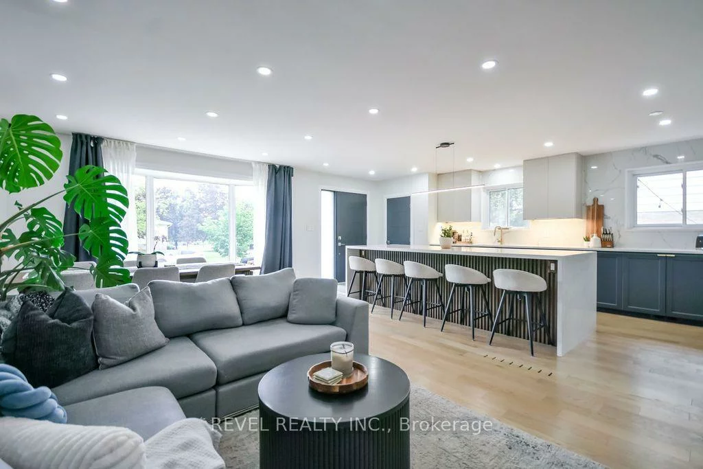 20, Cynthia, 400 North, Barrie