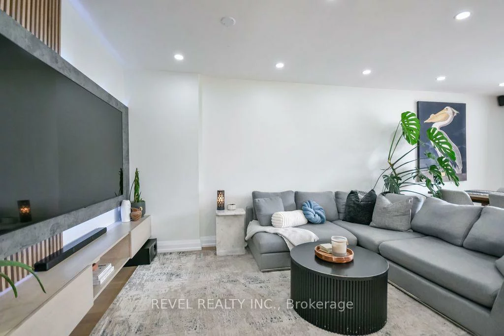 20, Cynthia, 400 North, Barrie