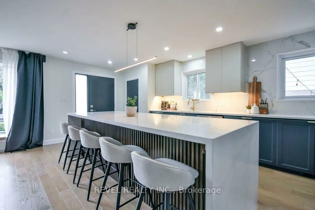 20, Cynthia, 400 North, Barrie