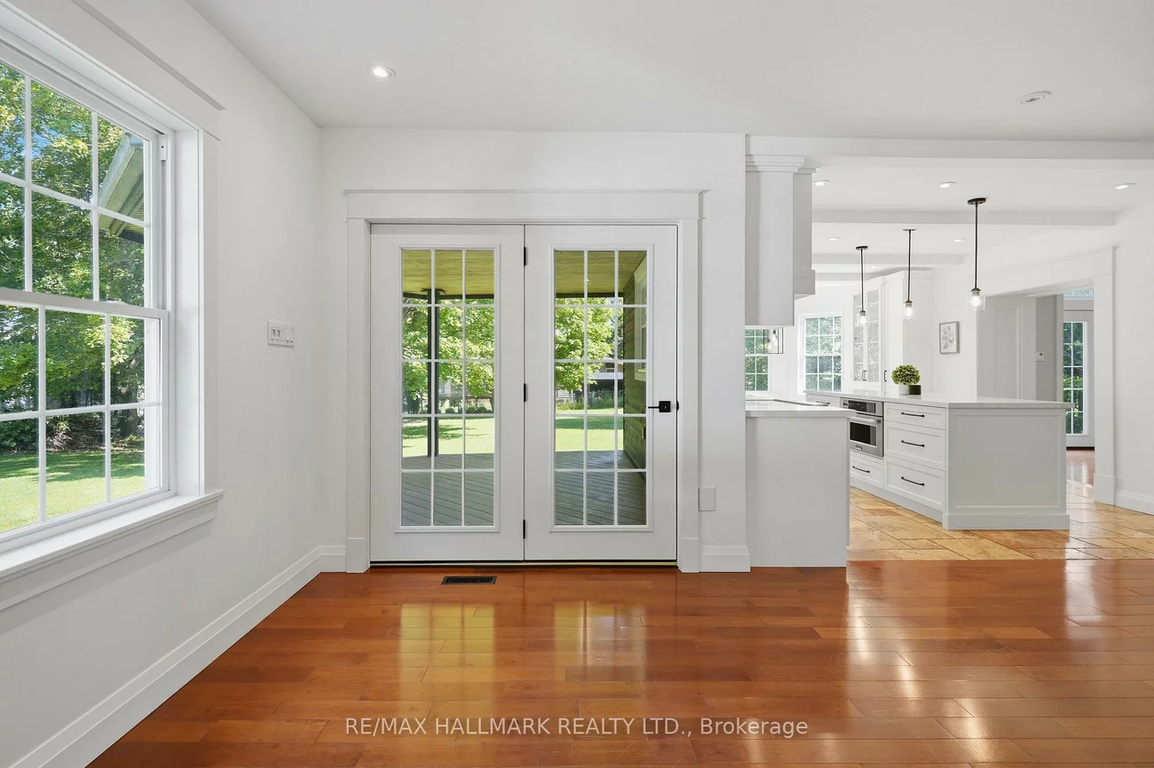105, Duckworth, Codrington, Barrie