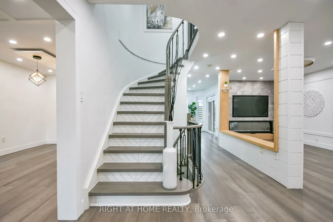 112, Birchwood, East Bayfield, Barrie