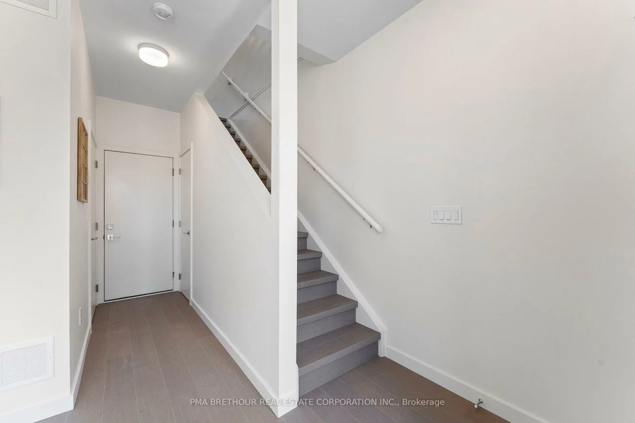 17, Rainwater, Holly, Barrie