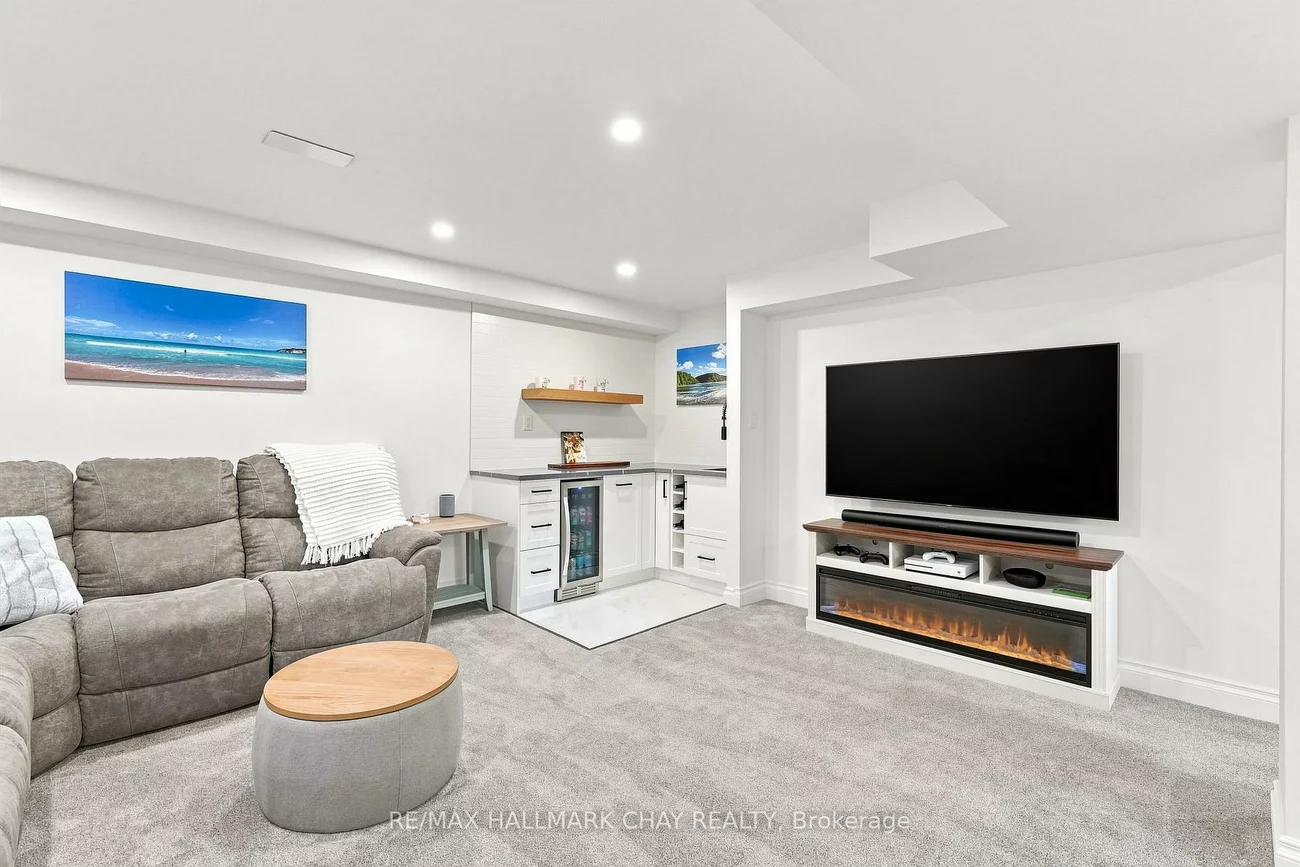 90, McBride, Painswick South, Barrie
