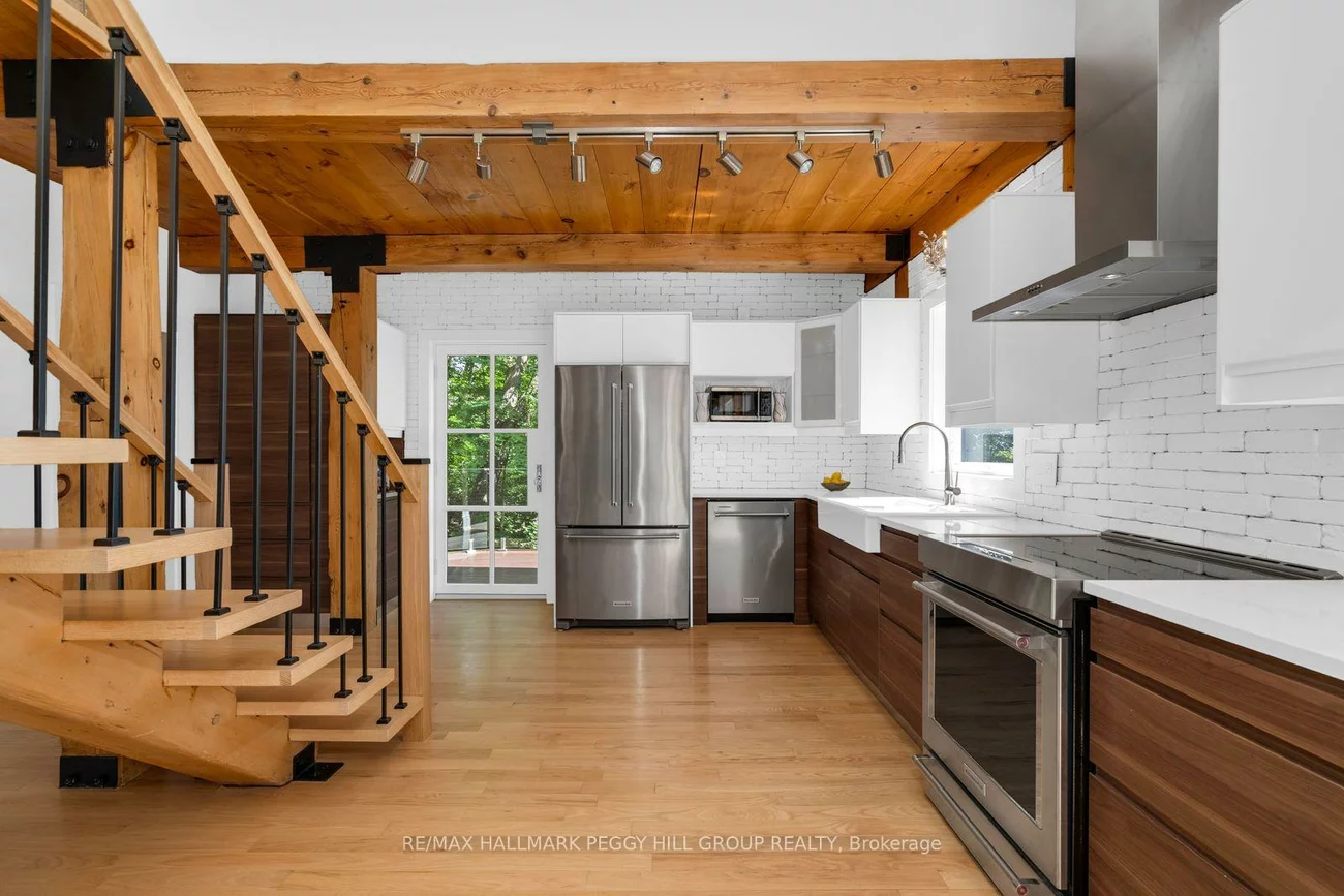 11, Crestwood, North Shore, Barrie