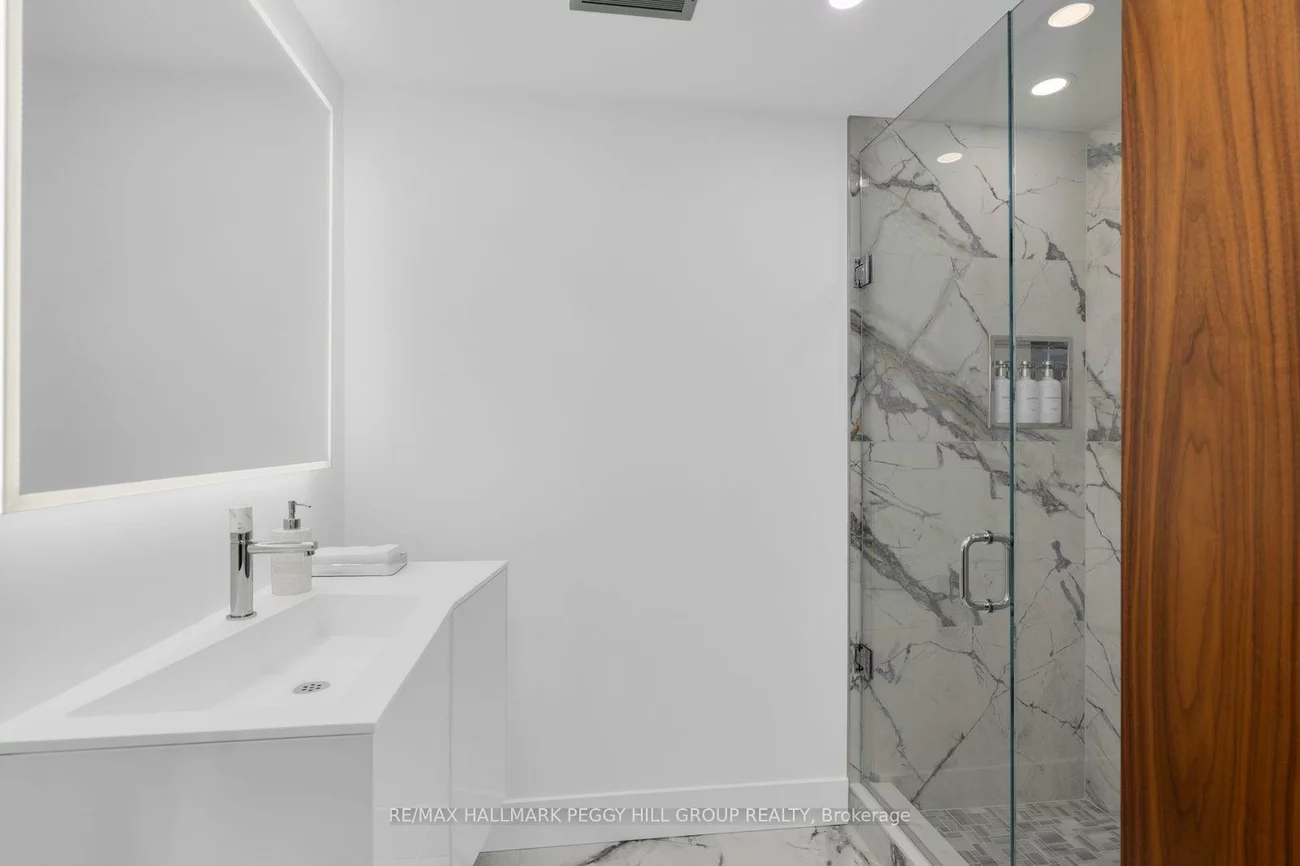 11, Crestwood, North Shore, Barrie