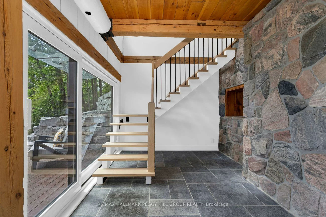 11, Crestwood, North Shore, Barrie