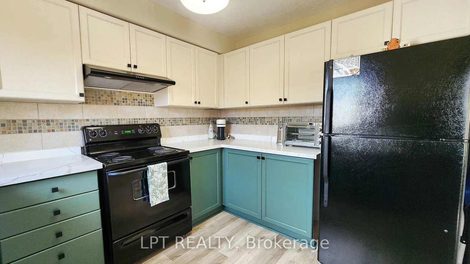 17, Silver Maple, Holly, Barrie