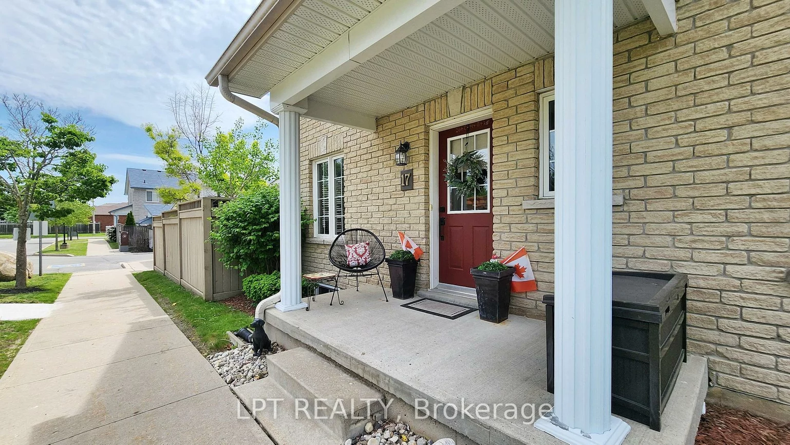 17, Silver Maple, Holly, Barrie