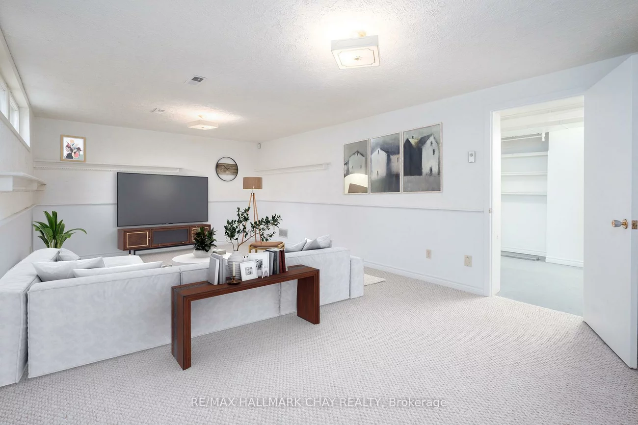 44, Amelia, Codrington, Barrie