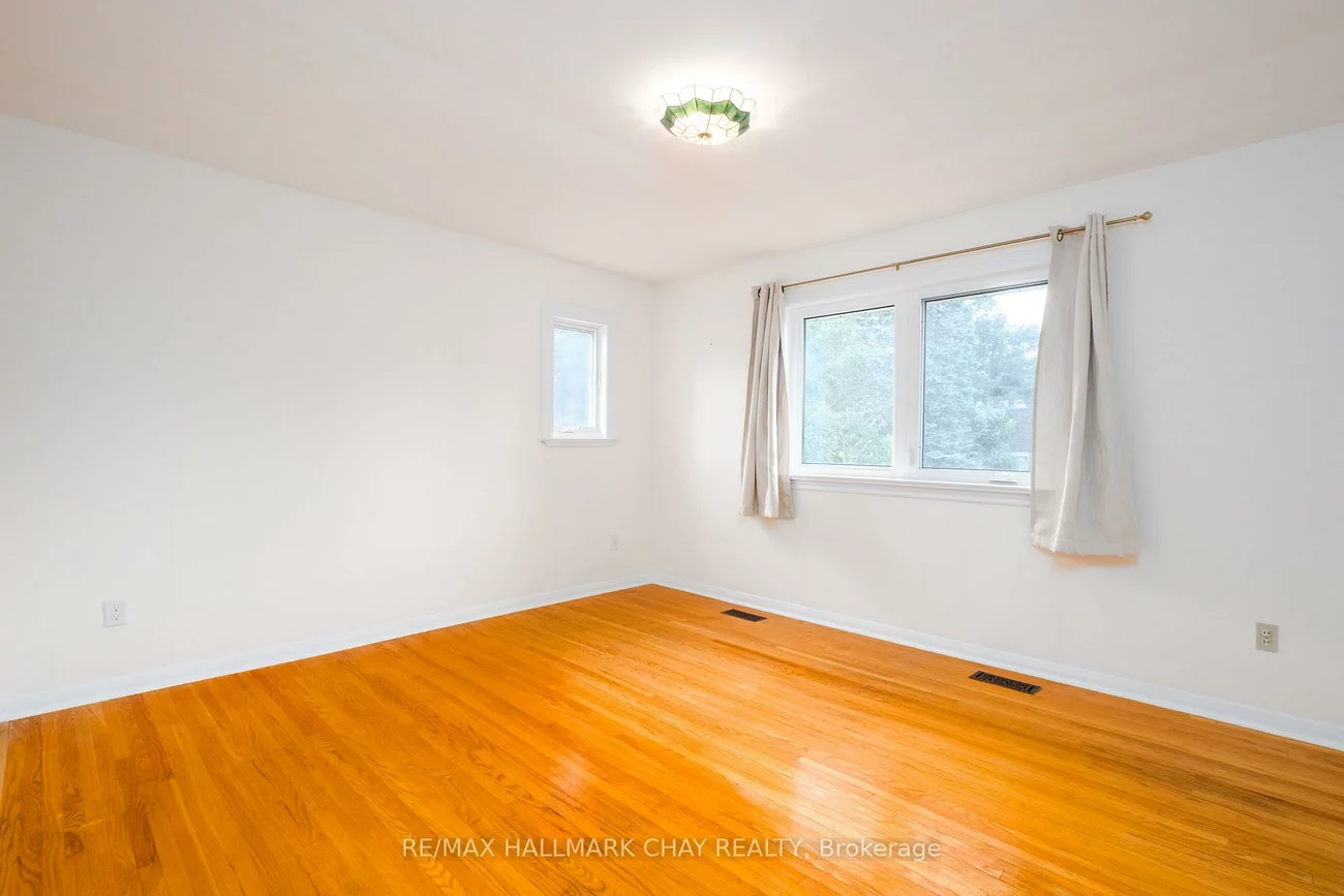44, Amelia, Codrington, Barrie