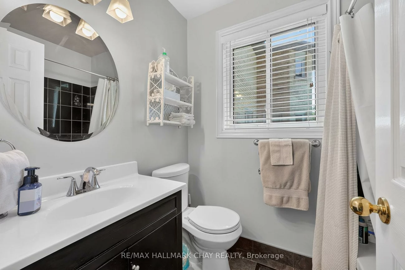 358, Livingstone, Northwest, Barrie