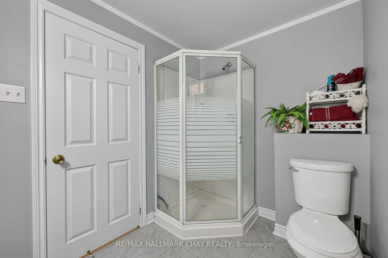 358, Livingstone, Northwest, Barrie