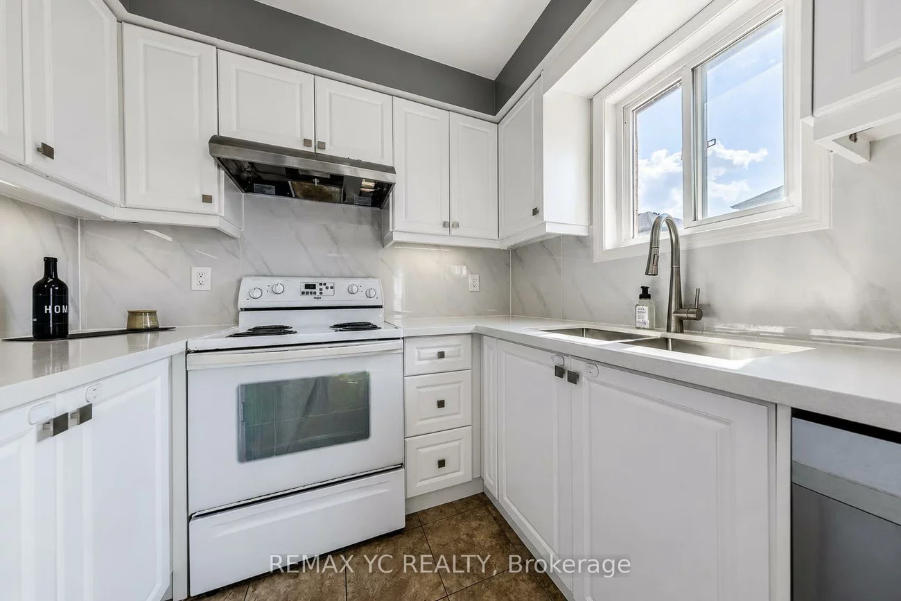 18, Coleman, Edgehill Drive, Barrie