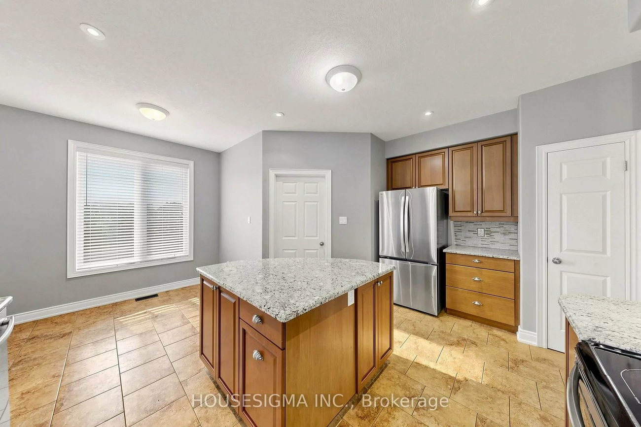 35, Auburn, Ardagh, Barrie