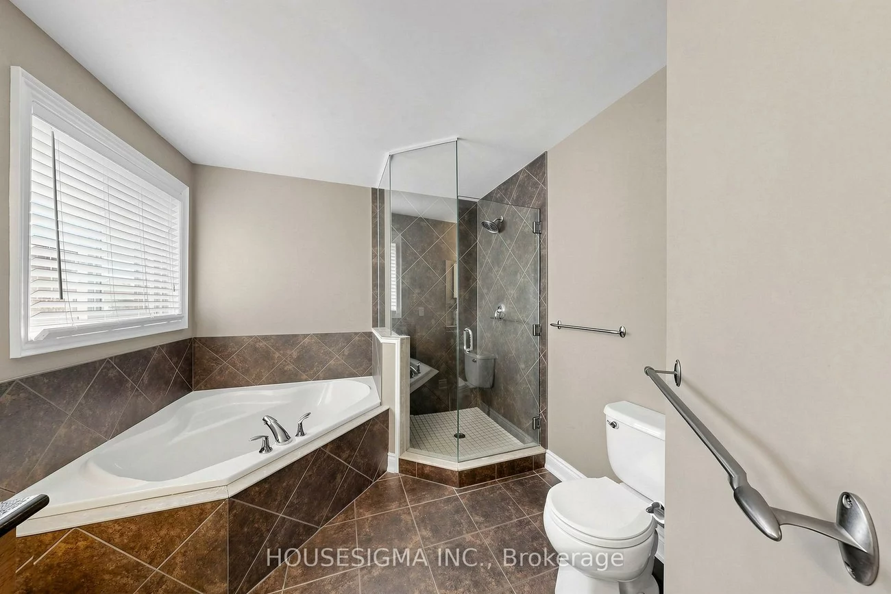 35, Auburn, Ardagh, Barrie