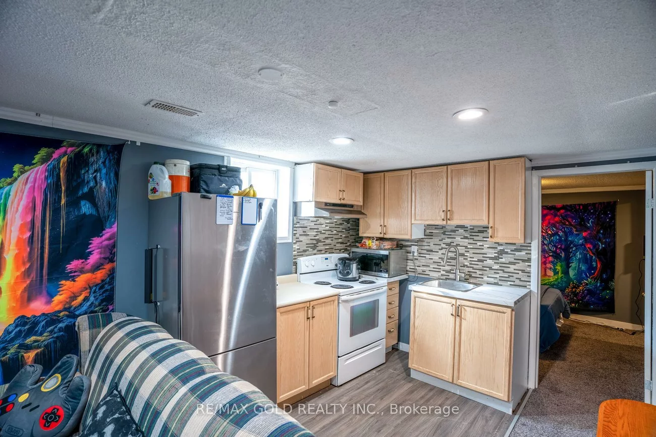 2, Kinzie, Grove East, Barrie