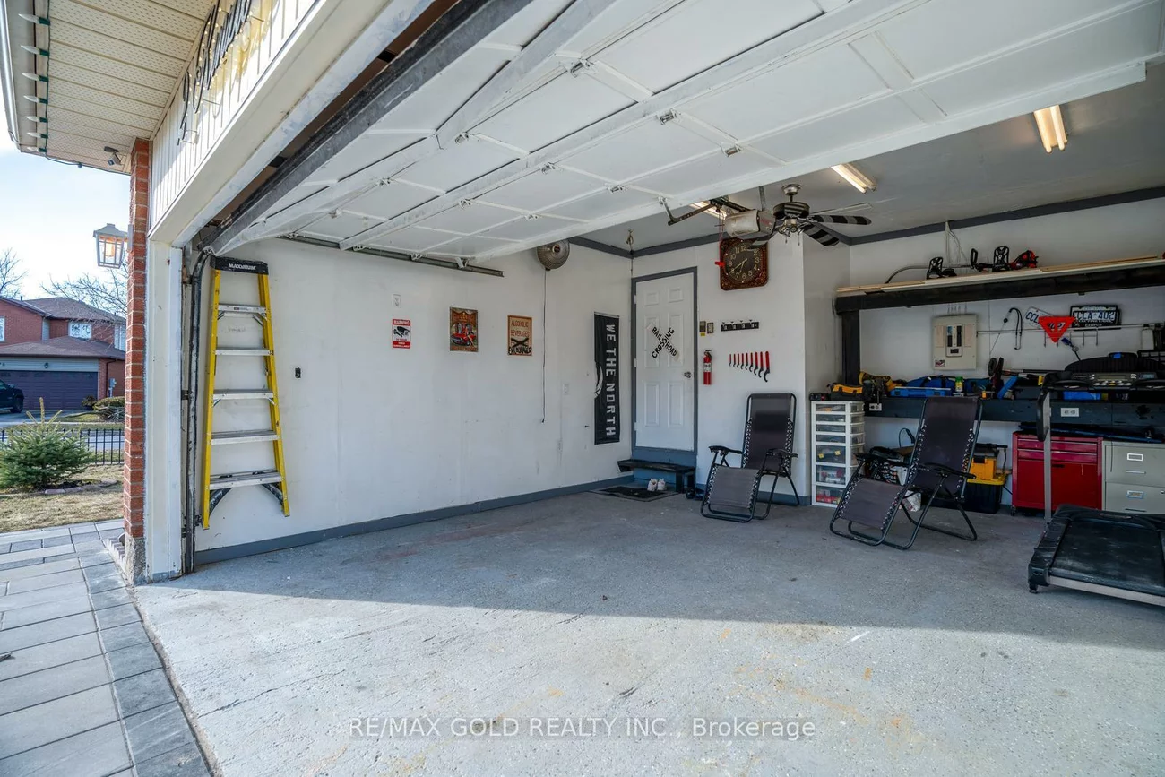 2, Kinzie, Grove East, Barrie