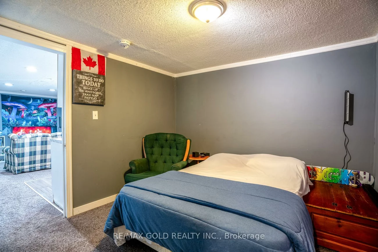 2, Kinzie, Grove East, Barrie