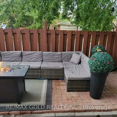 2, Kinzie, Grove East, Barrie