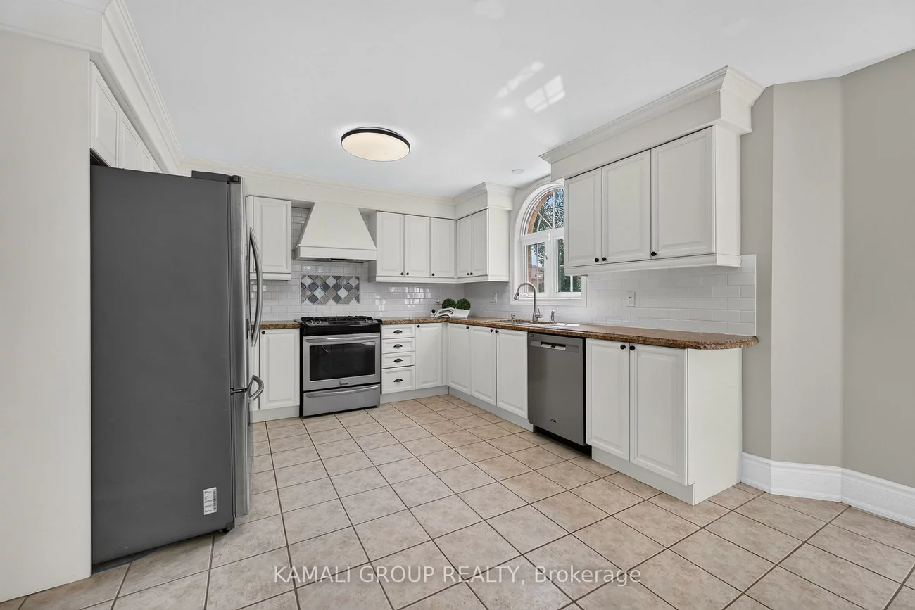 10, Rebecca, Painswick South, Barrie