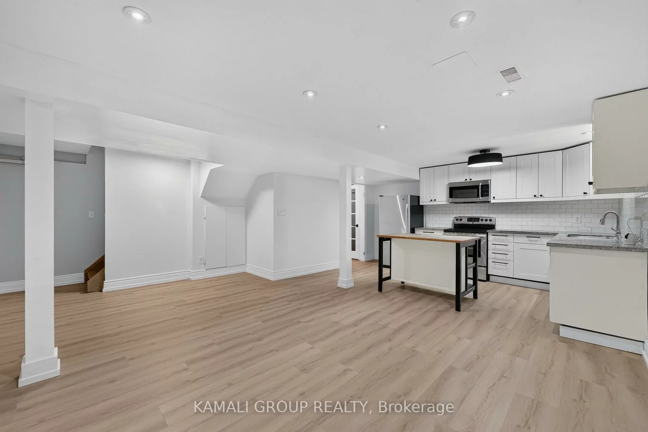 10, Rebecca, Painswick South, Barrie
