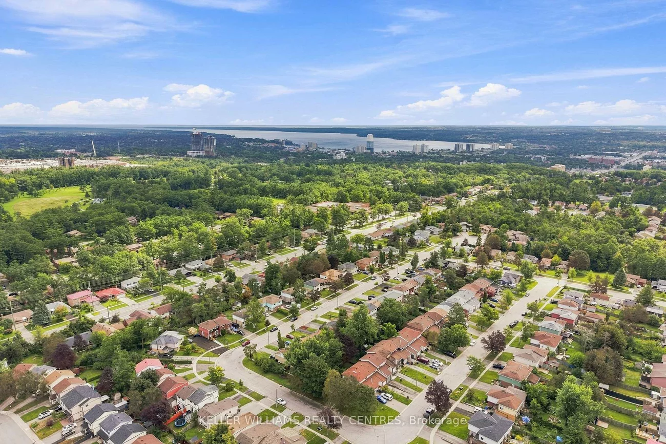 36, Chaucer, Letitia Heights, Barrie