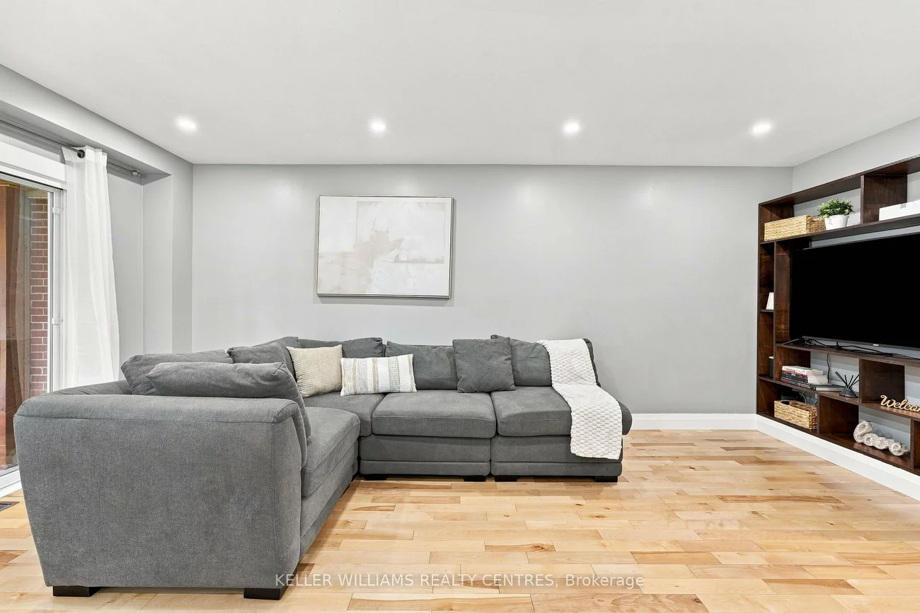 36, Chaucer, Letitia Heights, Barrie