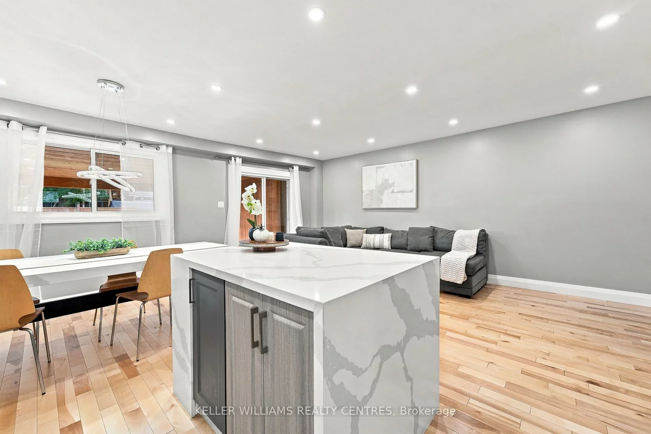 36, Chaucer, Letitia Heights, Barrie