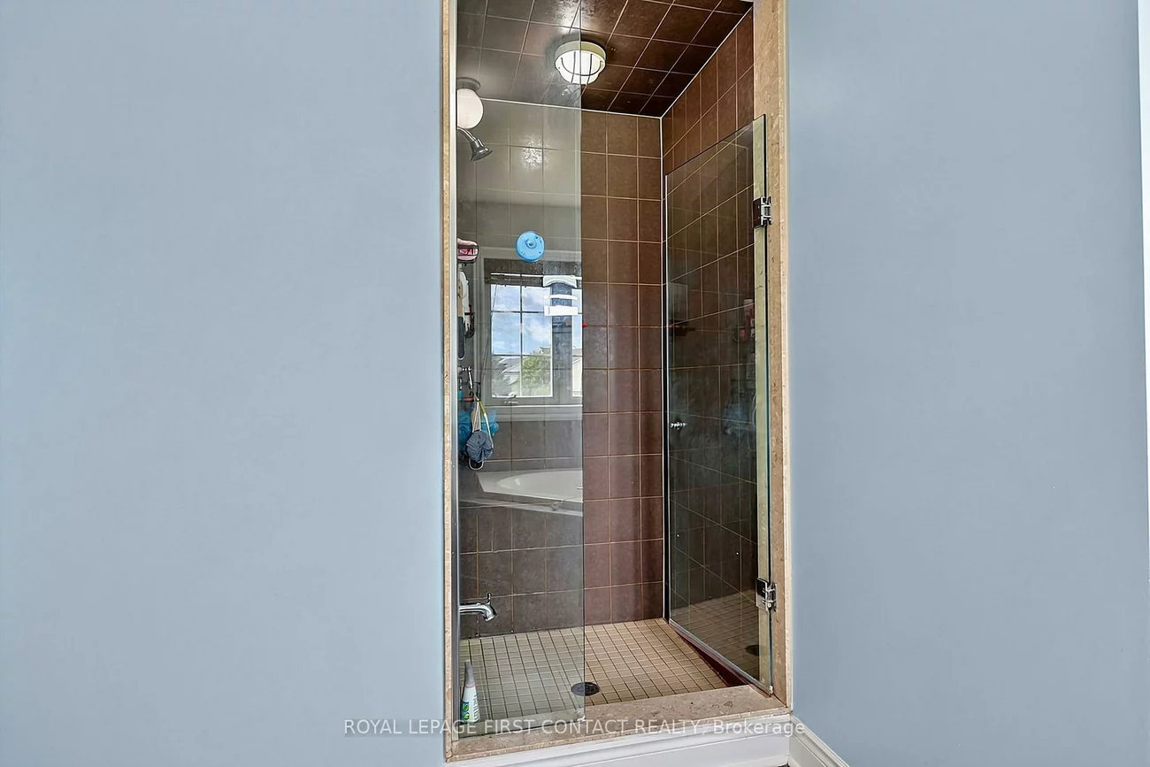 36, Regalia, Innis-Shore, Barrie