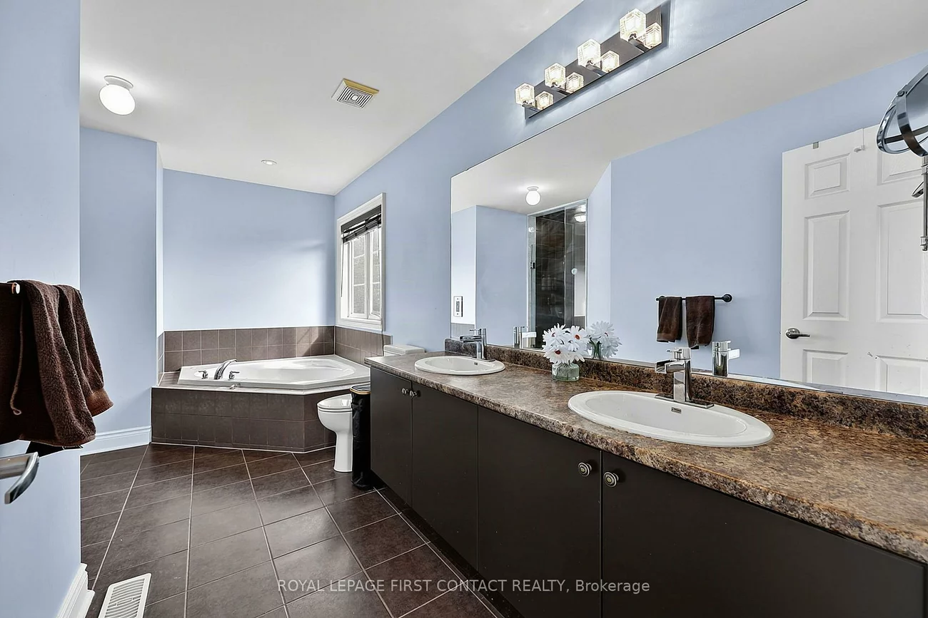 36, Regalia, Innis-Shore, Barrie