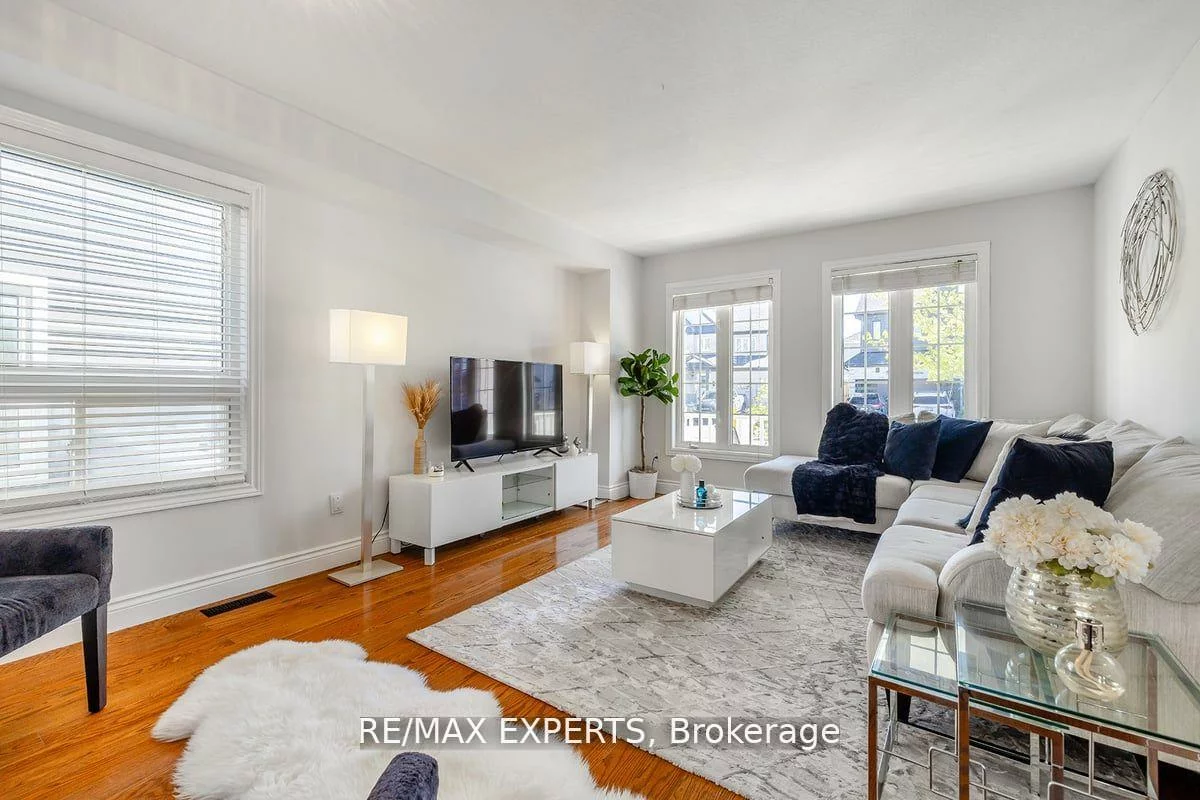 10, Snowden, Innis-Shore, Barrie