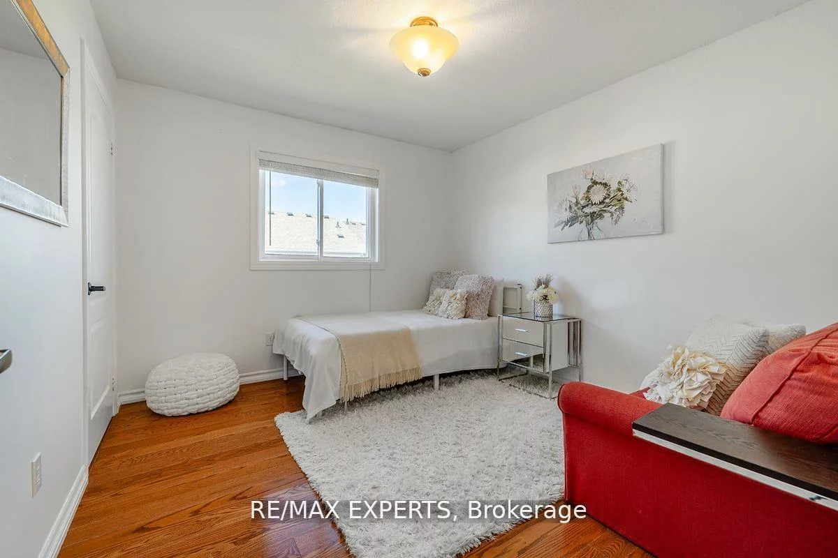 10, Snowden, Innis-Shore, Barrie