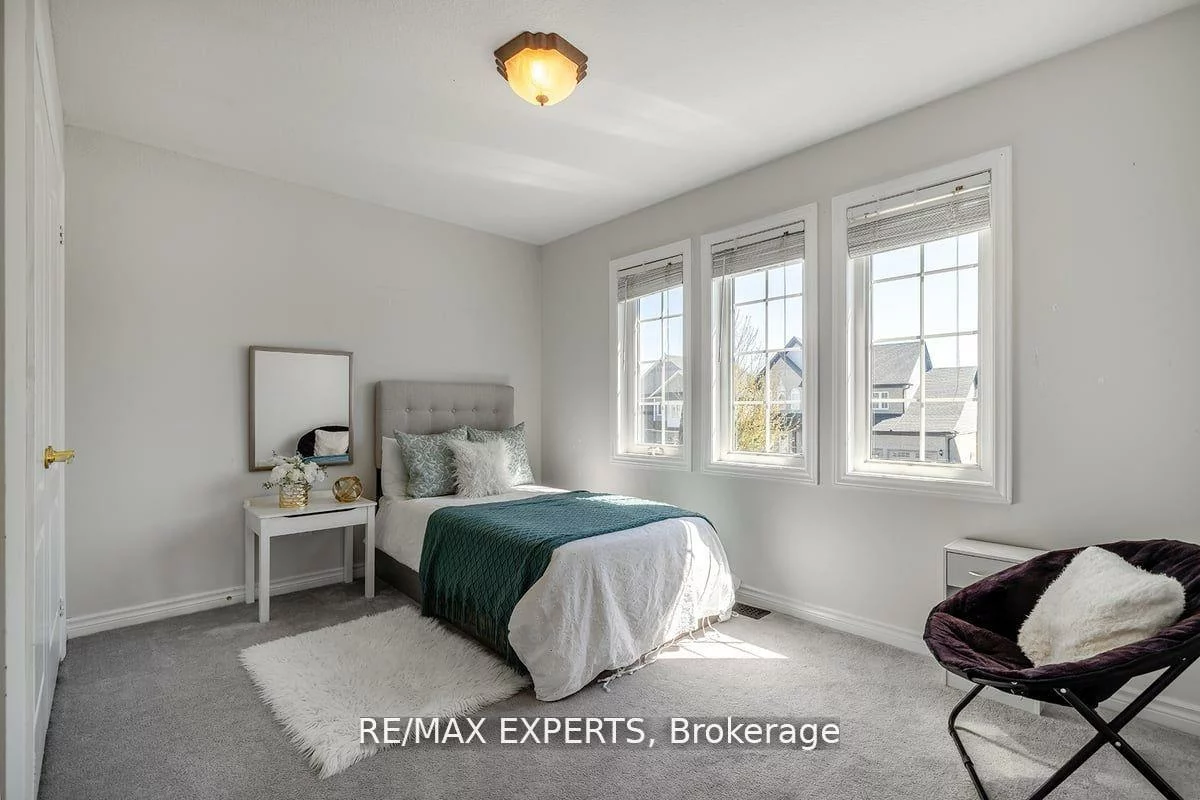 10, Snowden, Innis-Shore, Barrie