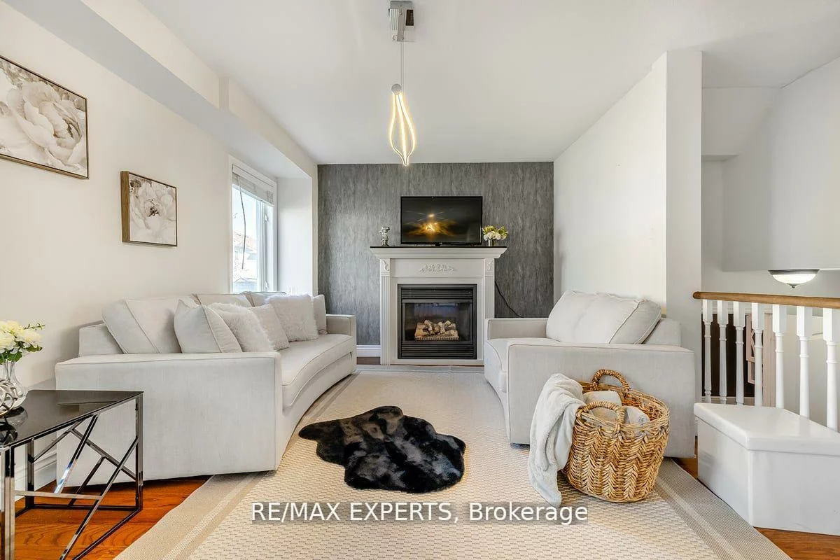 10, Snowden, Innis-Shore, Barrie