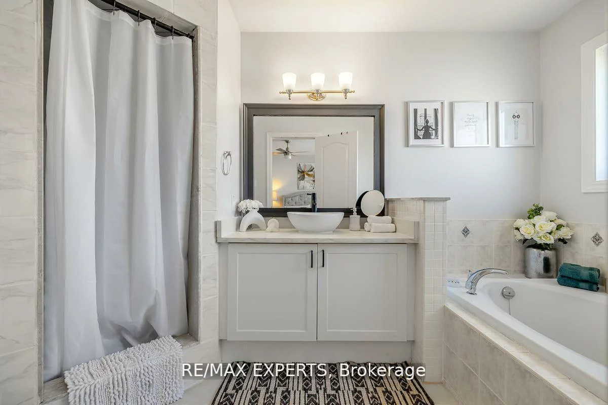 10, Snowden, Innis-Shore, Barrie