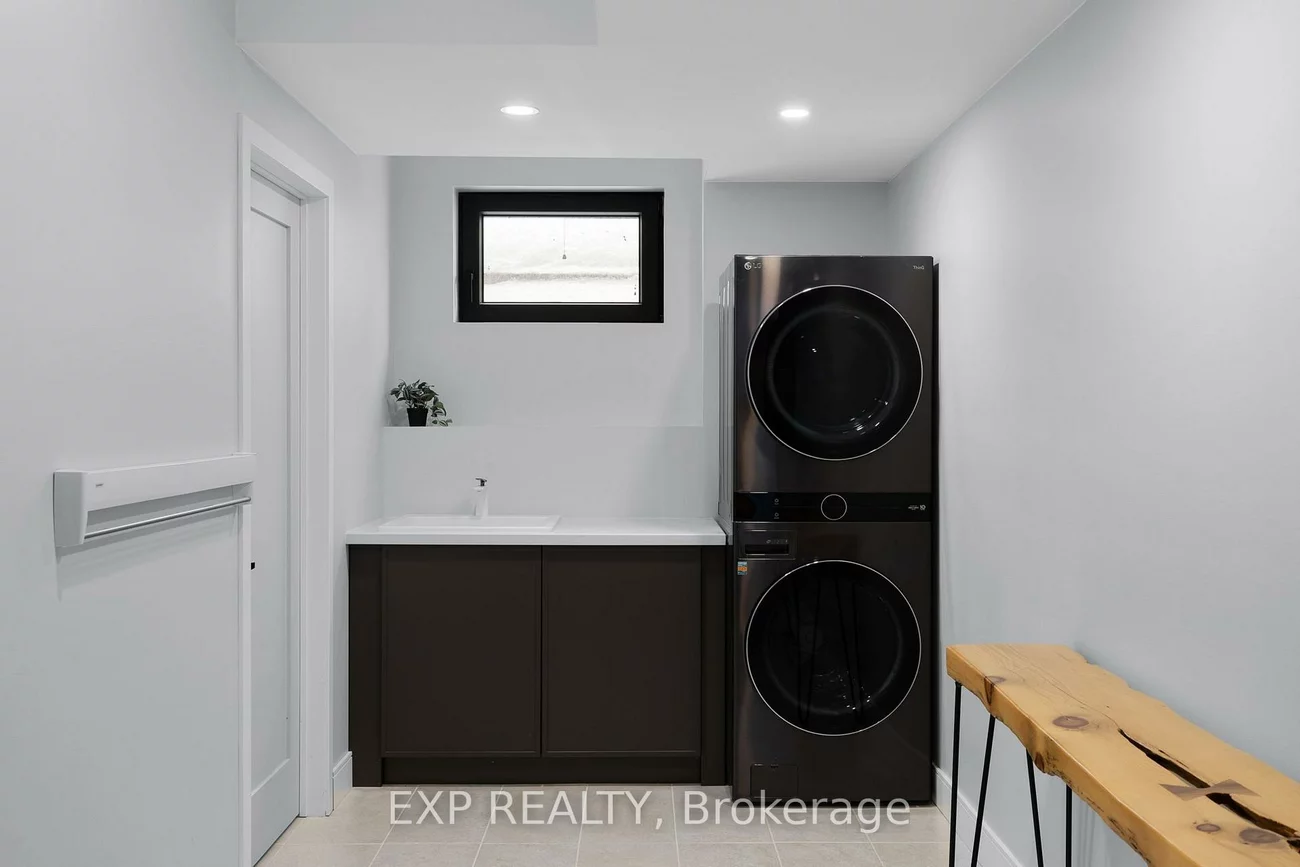236, Cox Mill, Painswick North, Barrie
