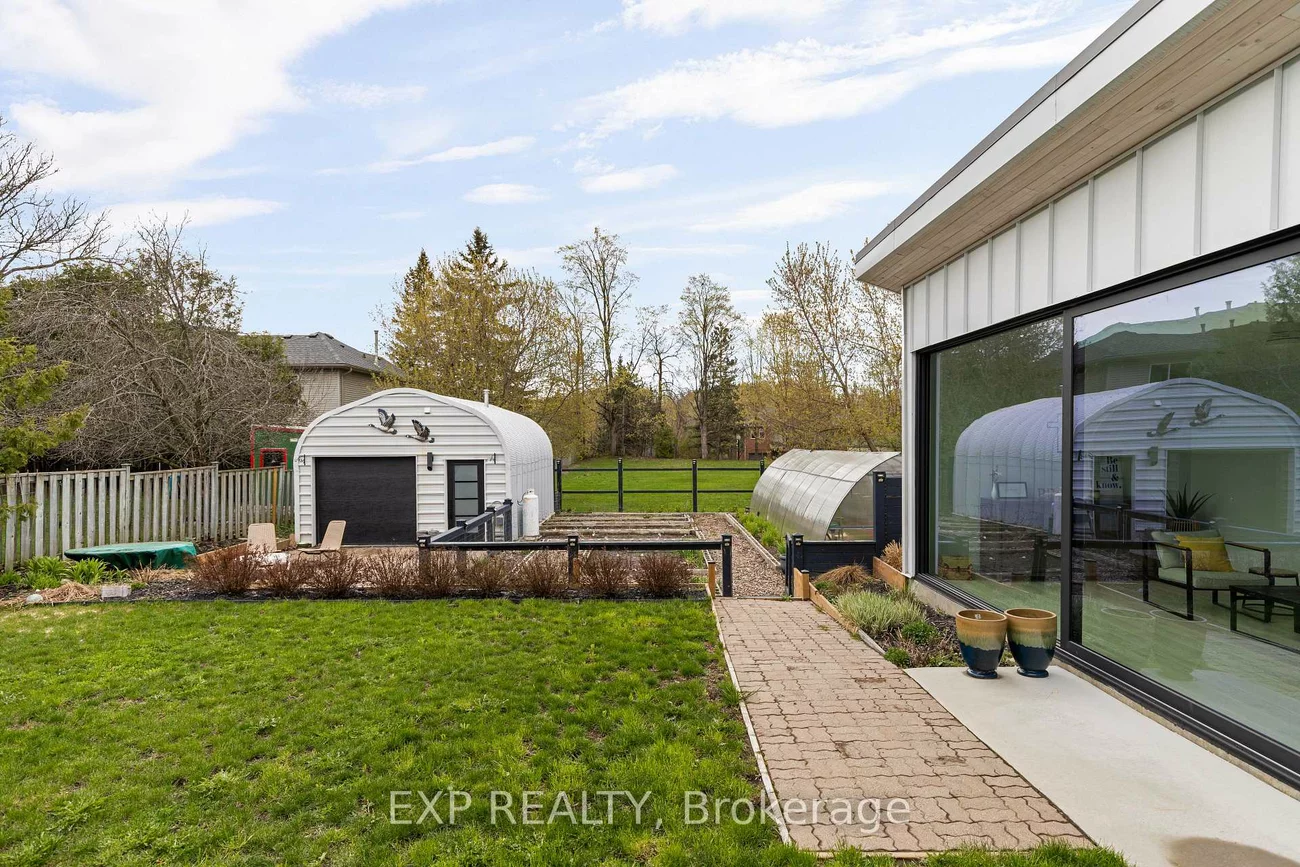 236, Cox Mill, Painswick North, Barrie