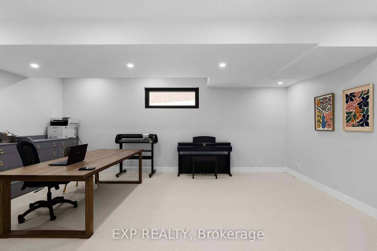 236, Cox Mill, Painswick North, Barrie