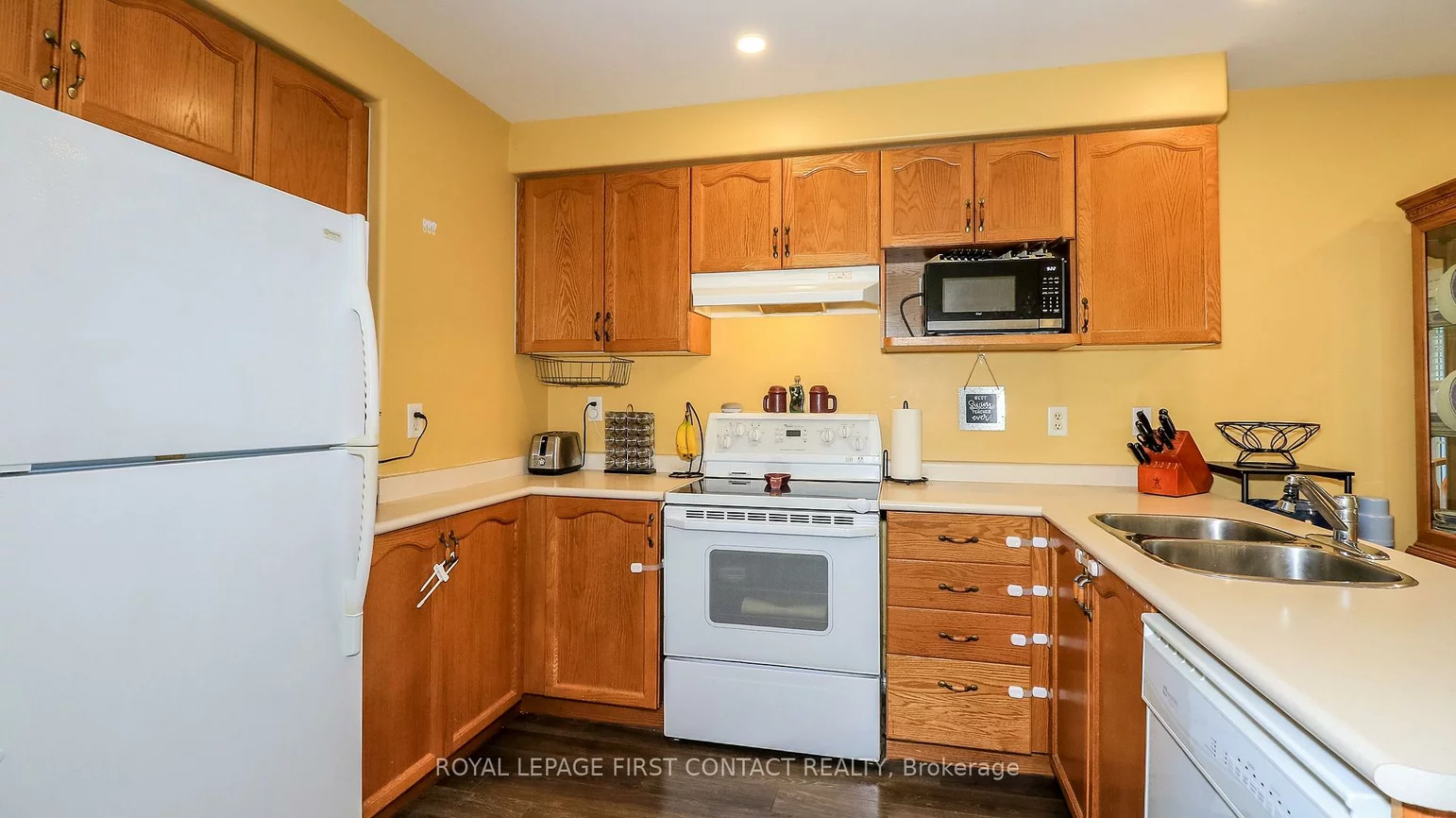 79, White Elm, Holly, Barrie