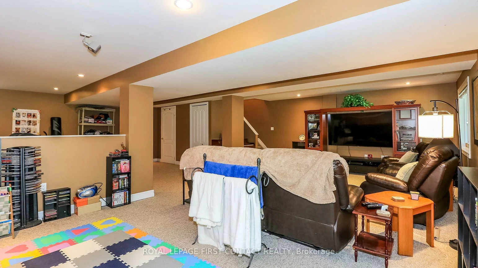 79, White Elm, Holly, Barrie
