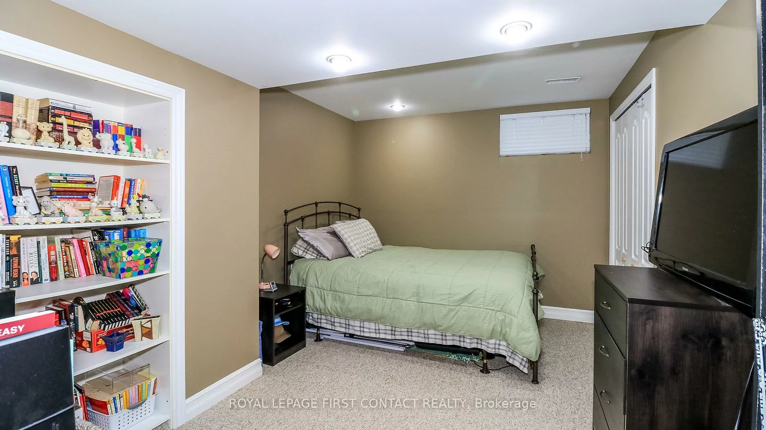 79, White Elm, Holly, Barrie