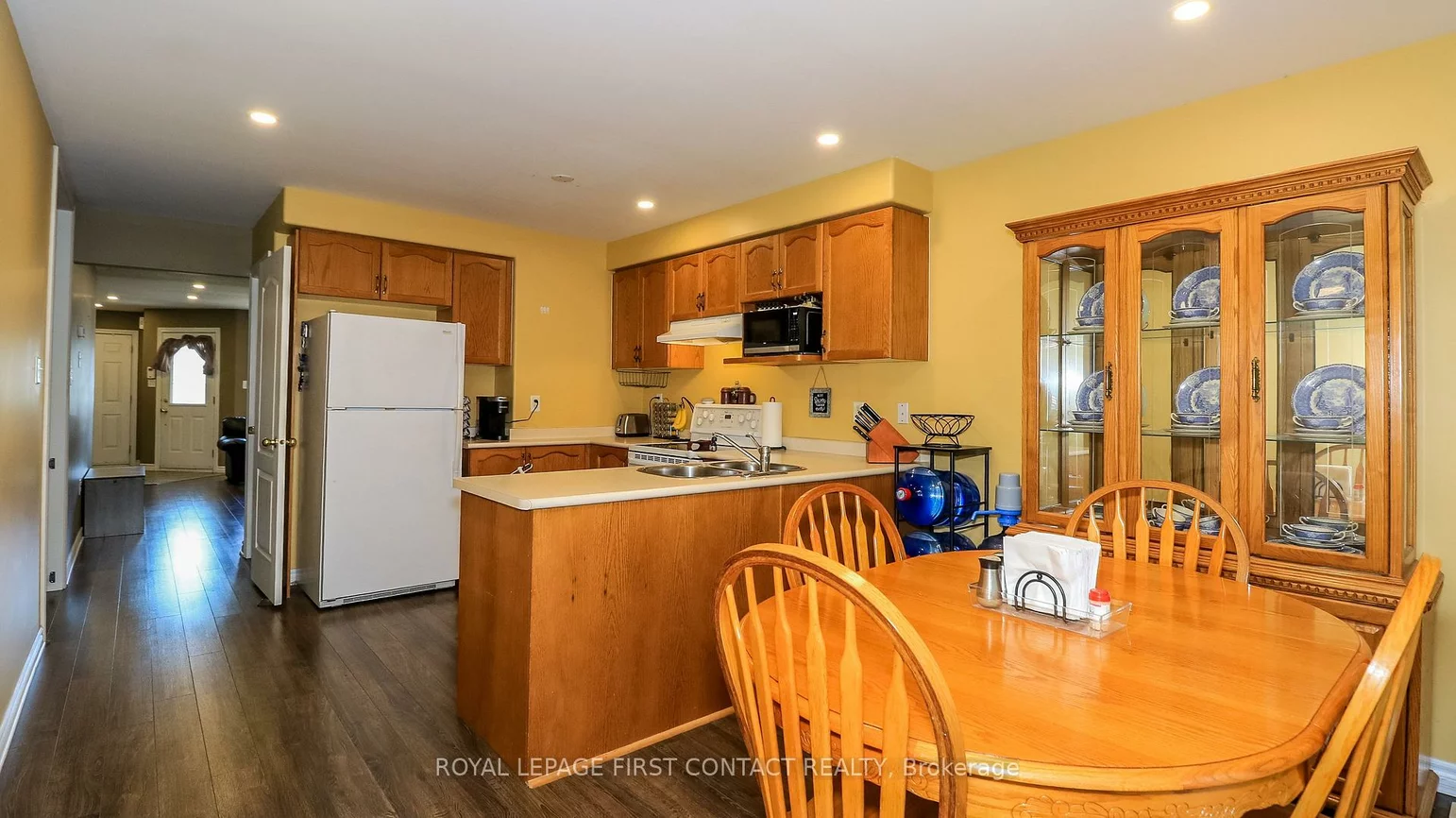 79, White Elm, Holly, Barrie