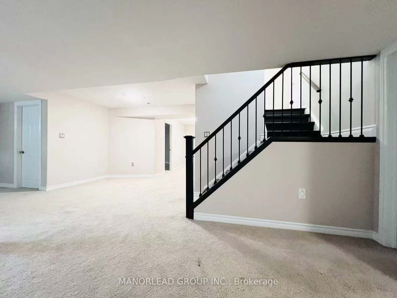42, Parisian, Innis-Shore, Barrie